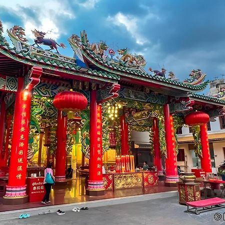 Апартаменты Hidden Dragon X Yaowarat Road Бангкок Экстерьер фото